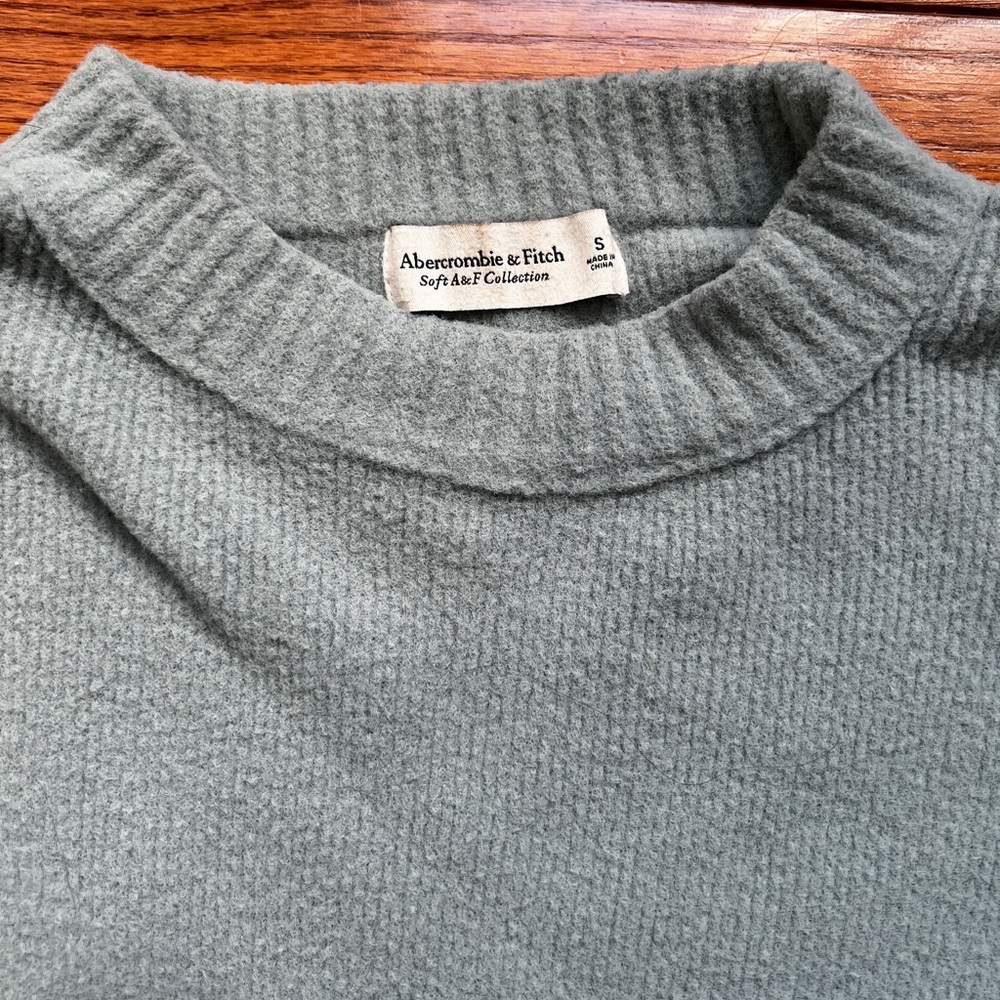 Abercrombie & Fitch DreamLush Oversized Legging-Friendly Crew Sweater - Small